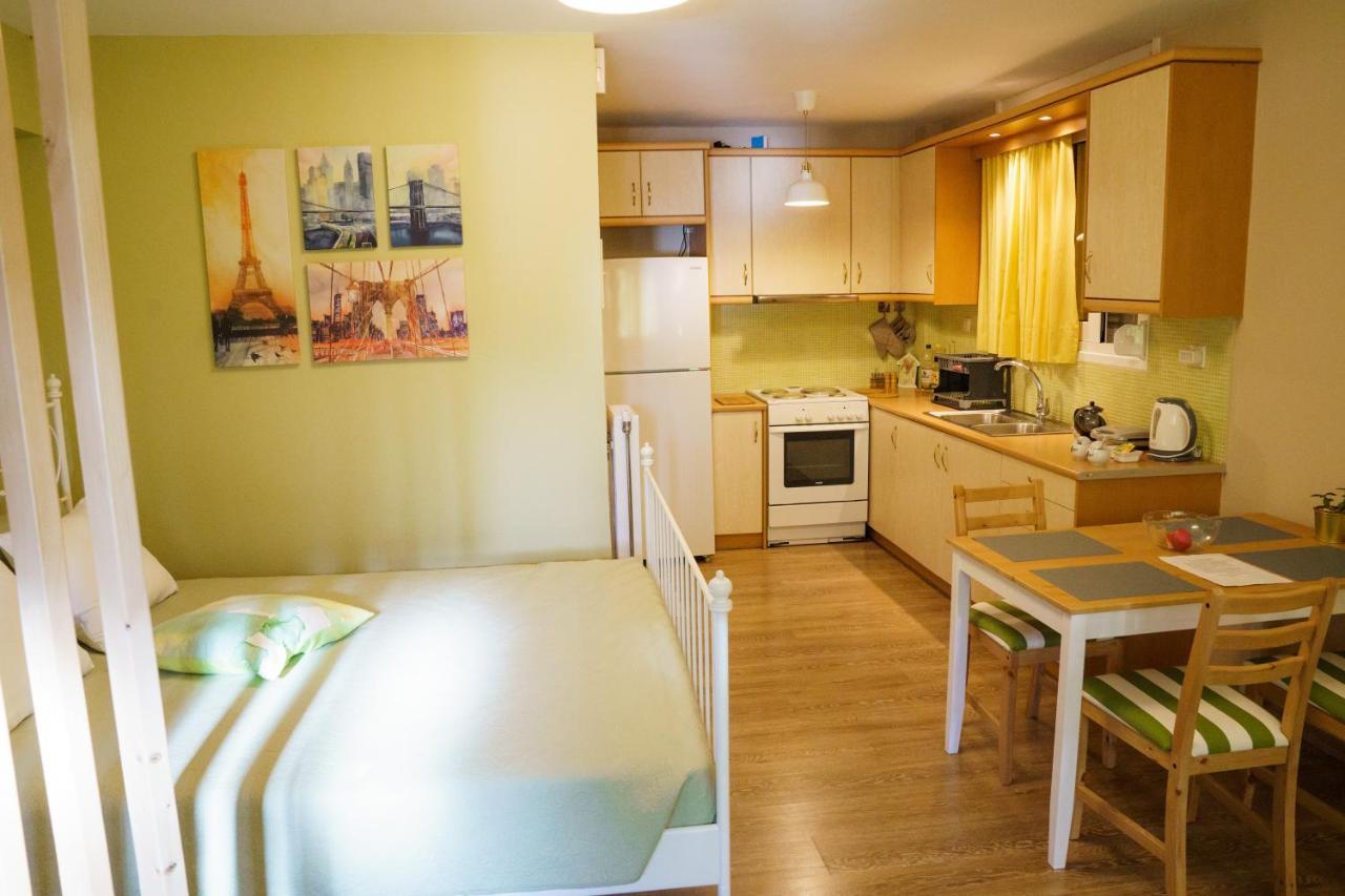 Yiannis Apartments 1 อิโออันนินา ภายนอก รูปภาพ