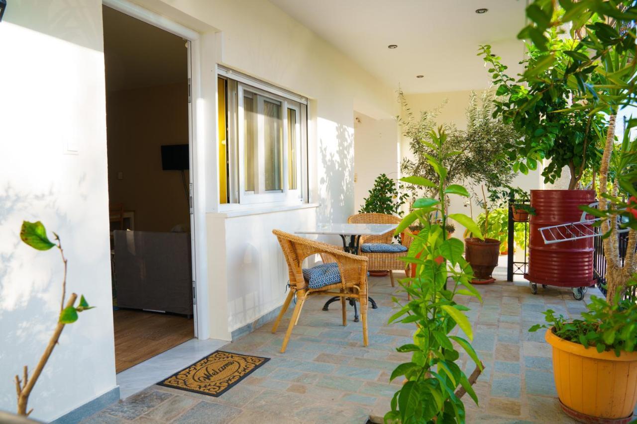 Yiannis Apartments 1 อิโออันนินา ภายนอก รูปภาพ