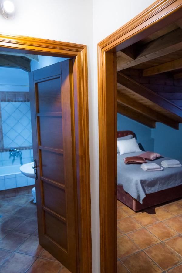 Yiannis Apartments 1 อิโออันนินา ภายนอก รูปภาพ